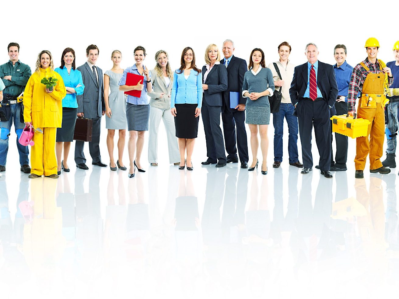 Groupe divers de professionnels en tenue formelle et de travail, posant ensemble.